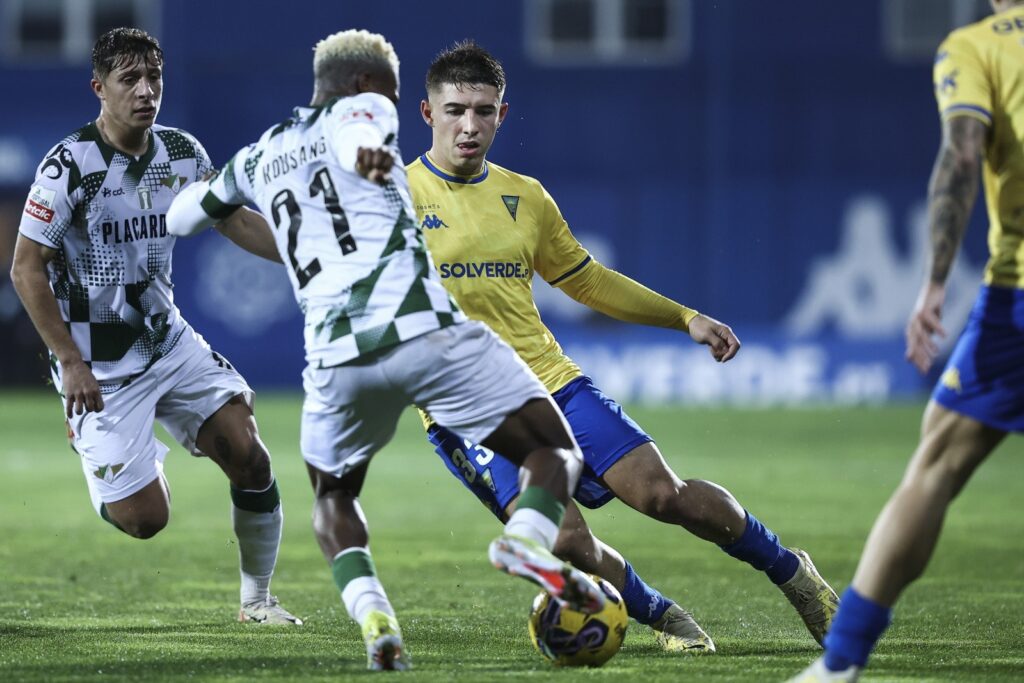 nhan-dinh-soi-keo-estoril-vs-moreirense-luc-01h00-ngay-29-12-2024-1