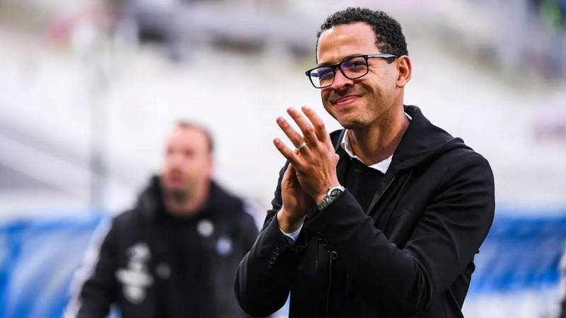 Rosenior thận trọng với Mudryk: Chelsea chưa vội khép lại cánh cửa